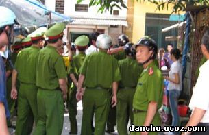Hanoi-Police-arrested-ThaiHa-305.jpg