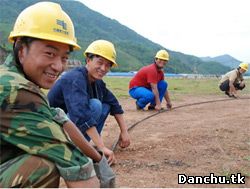Chinese-workers-in-VN-250.jpg